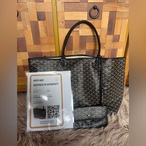 ❤️Authentic Goyard St. Louis Tote in Black and Gray Chevron. Come COA.